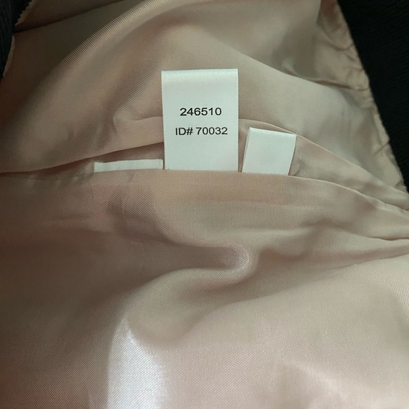 Ann Taylor Loft Blush Pink Textured Skirt - Size 10P Black waist band detail. - Picture 5 of 10